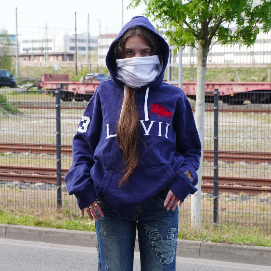 SWEATER UND HOODIES
